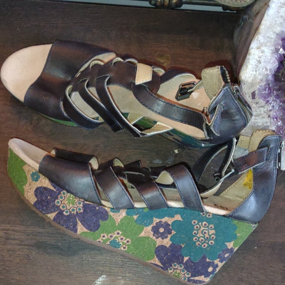 CAT 91/2 Blue& Green Floral Cork Wddges